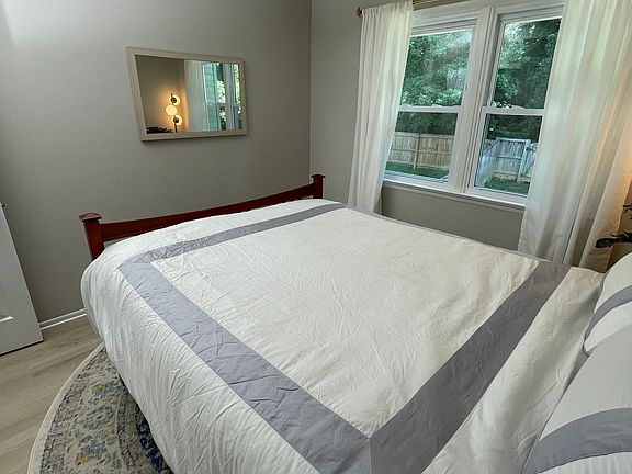 3rd image of 1404 Foxwood Ct