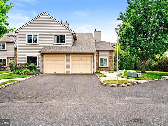 2nd image of 114 Teal Ct