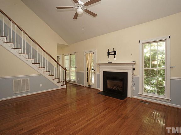 3rd image of 5577 Farmington Dr