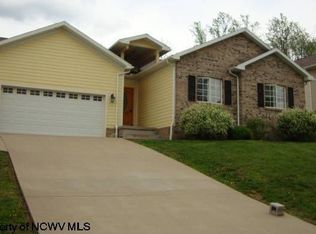 305 Villa View Dr, Morgantown, WV 26505