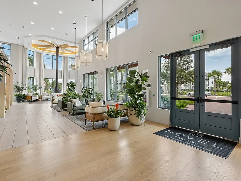 NOVEL Parkway by Crescent Communities — Photo 36