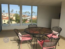 722 S. Broadway, 2 Bed 1.5 bath