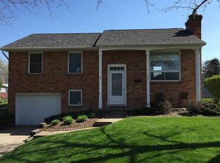 837 Maple Ln, Waterville, OH 43566