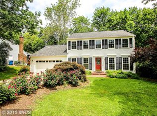 1561 Trails Edge Ln, Reston, VA 20194