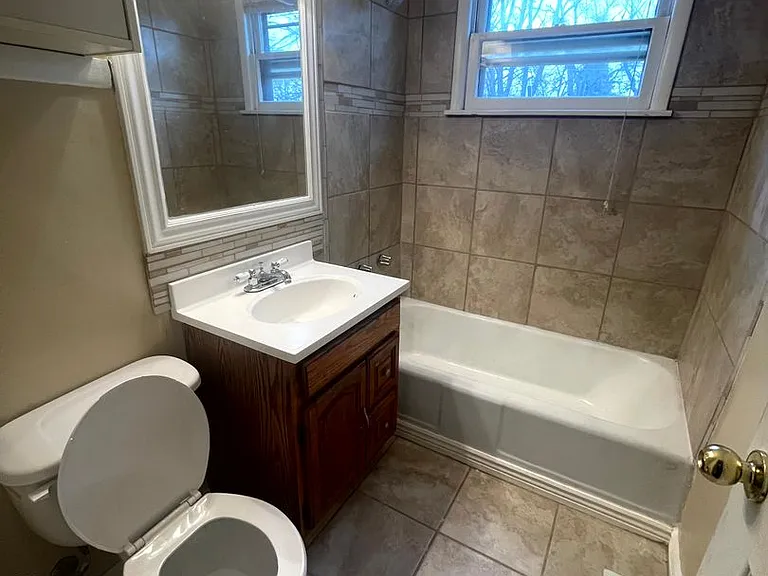 40 Chinoe Rd — Photo 6