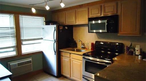 2nd image of 4 Carriage Hill Rd APT 24