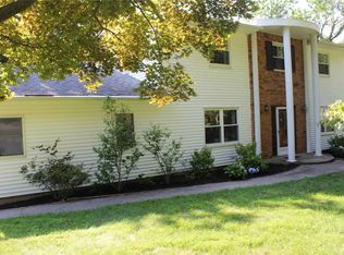 6 Bevy Hollow Rd, Setauket, NY 11733