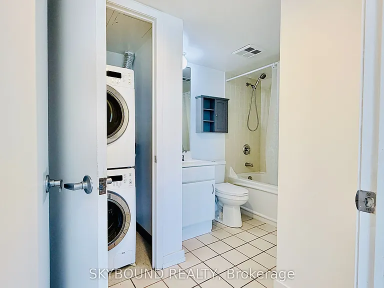 38 Lee Centre Dr #1702 — Photo 14