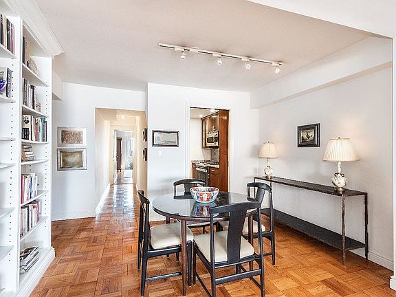 3rd image of 200 E 78th St APT 16B