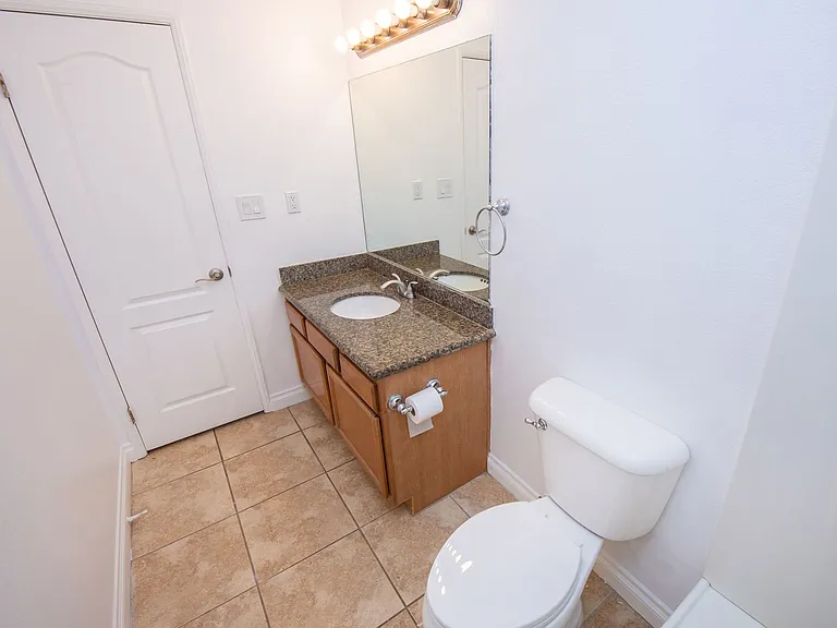 455 Ballantyne St #8 — Photo 11