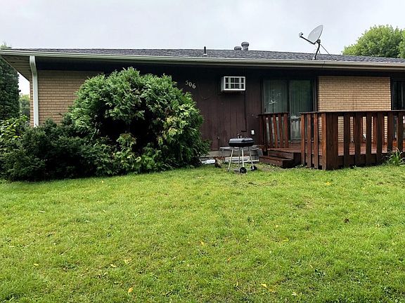 3rd image of 506 5th St E