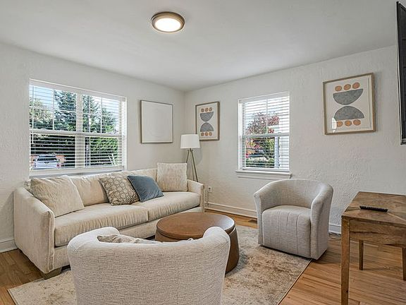 2nd image of 8 Sunset Dr APT 2