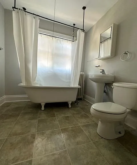 2433 Woodmere Dr — Photo 23
