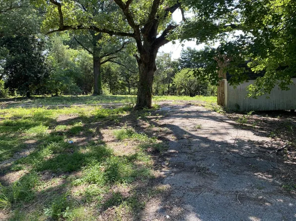 2383 Robert Johnson Rd, Covington, TN 38019