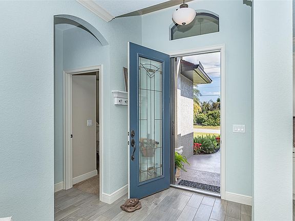 5th image of 176 Antilla Dr