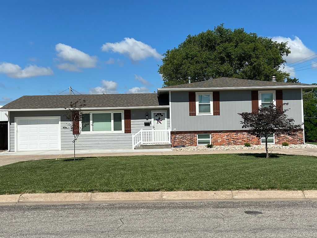 437 N Main St - Property Image