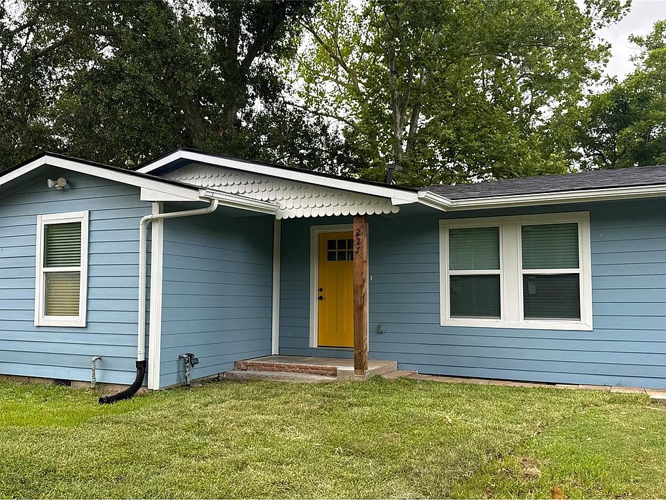 1st image of 227 Kansas St