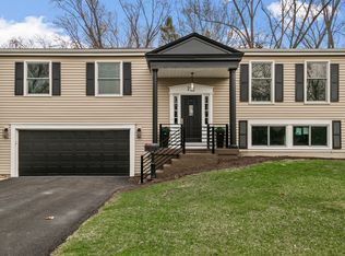 212 S River Rd, Naperville, IL