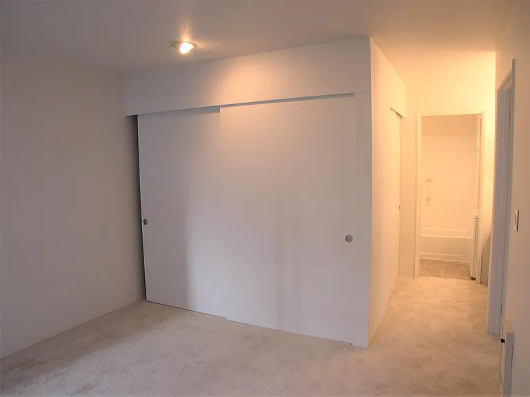 211 Summit Ave E #215 — Photo 16