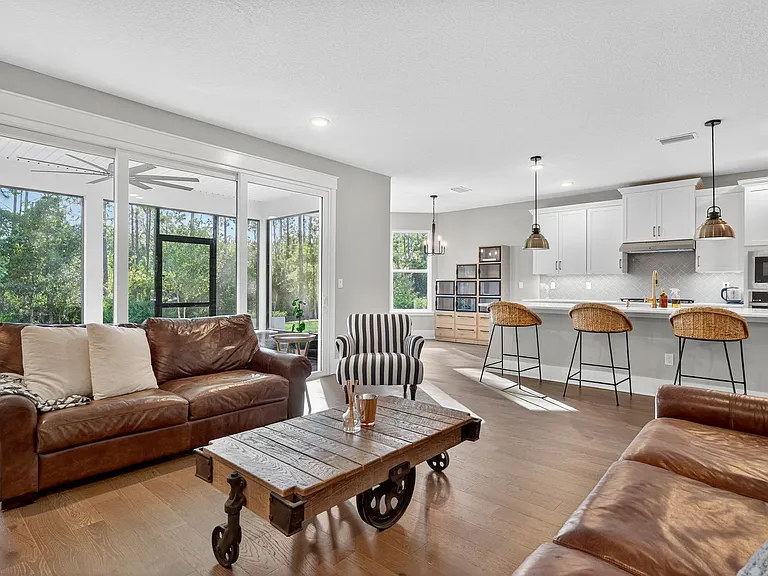 434 Settlers Landing Dr — Photo 2