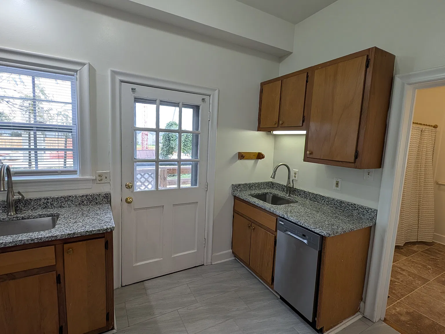 2 bed, 1.5 bath, 1200 sqft, $1,750 — Photo 2