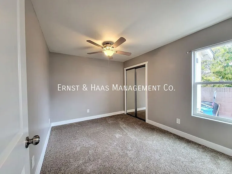 8429 Somerset Blvd — Photo 24