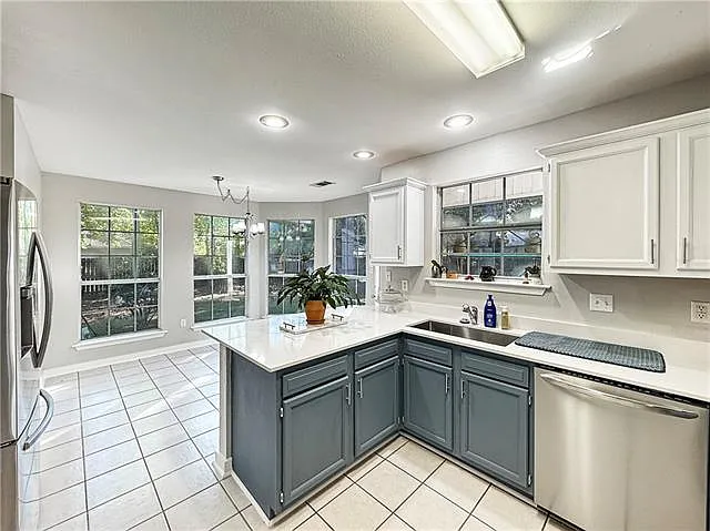 126 Scott St — Photo 4
