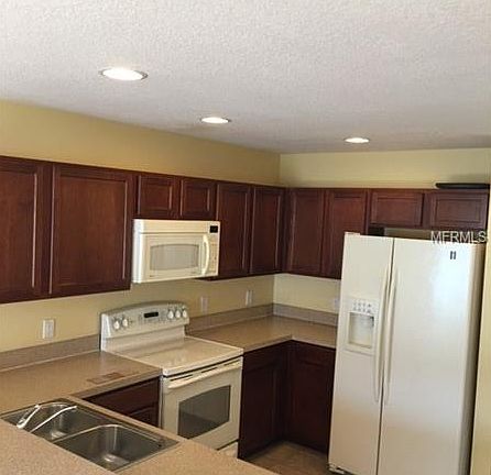 4th image of 2135 Portcastle Cir