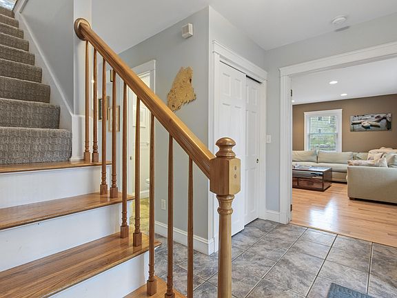 4th image of 20 Ledgewood Drive