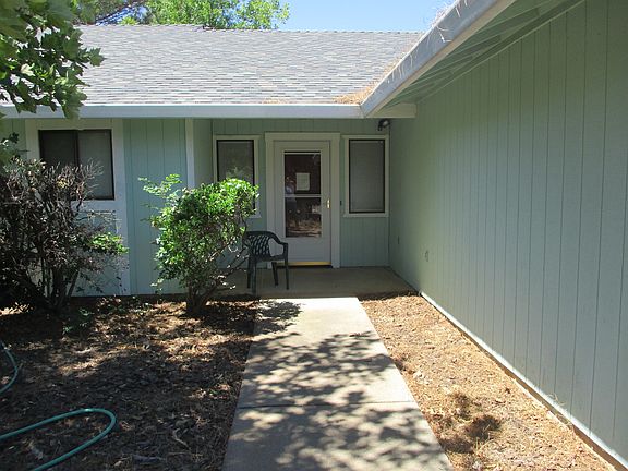 3rd image of 4960 Amanda Dr