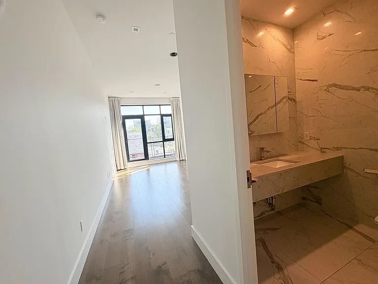 106 N 6th St #2F — Photo 13