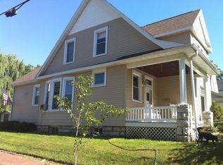 1136 N 9th St, Quincy, IL 62301