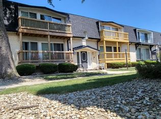 5636 Saint James Ct #1N, Oak Lawn, IL 60453