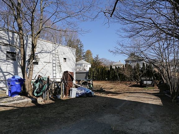 4th image of 62 Waltham St
