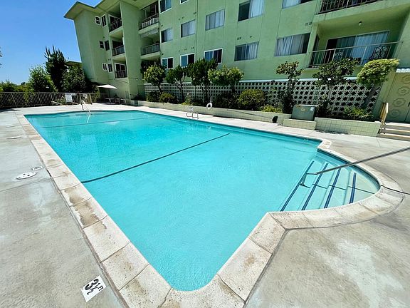 3rd image of 1301 S Atlantic Blvd APT 102A