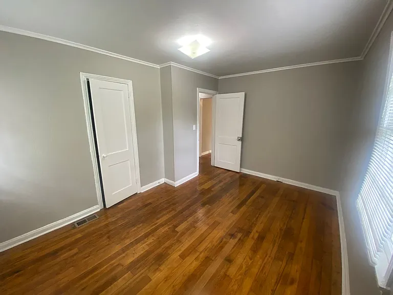 27 Stuart Dr — Photo 13