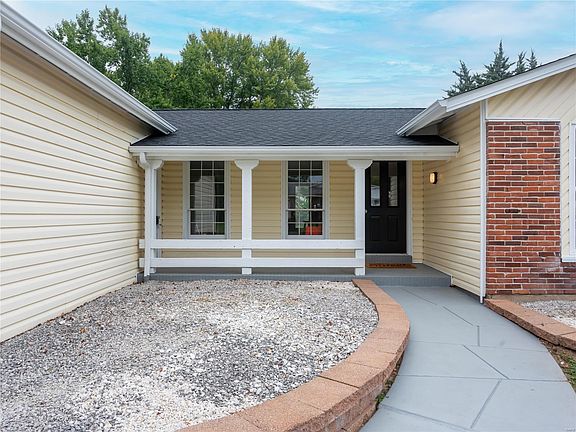 2nd image of 3553 Woodpath Dr