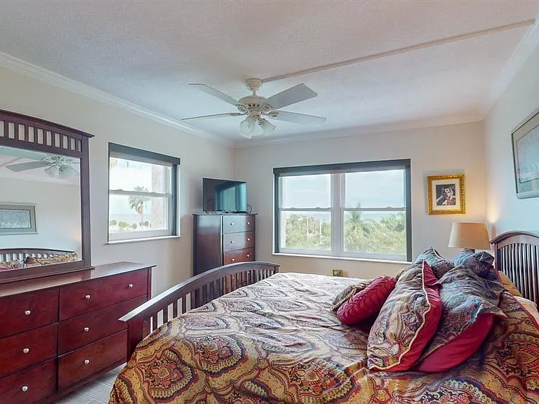 1120 N Shore Dr NE #501 — Photo 45