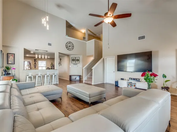 2501 Stonegate Dr, Seagoville, TX 75159