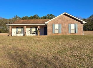 71 Woodland Rd, Carriere, MS 39426
