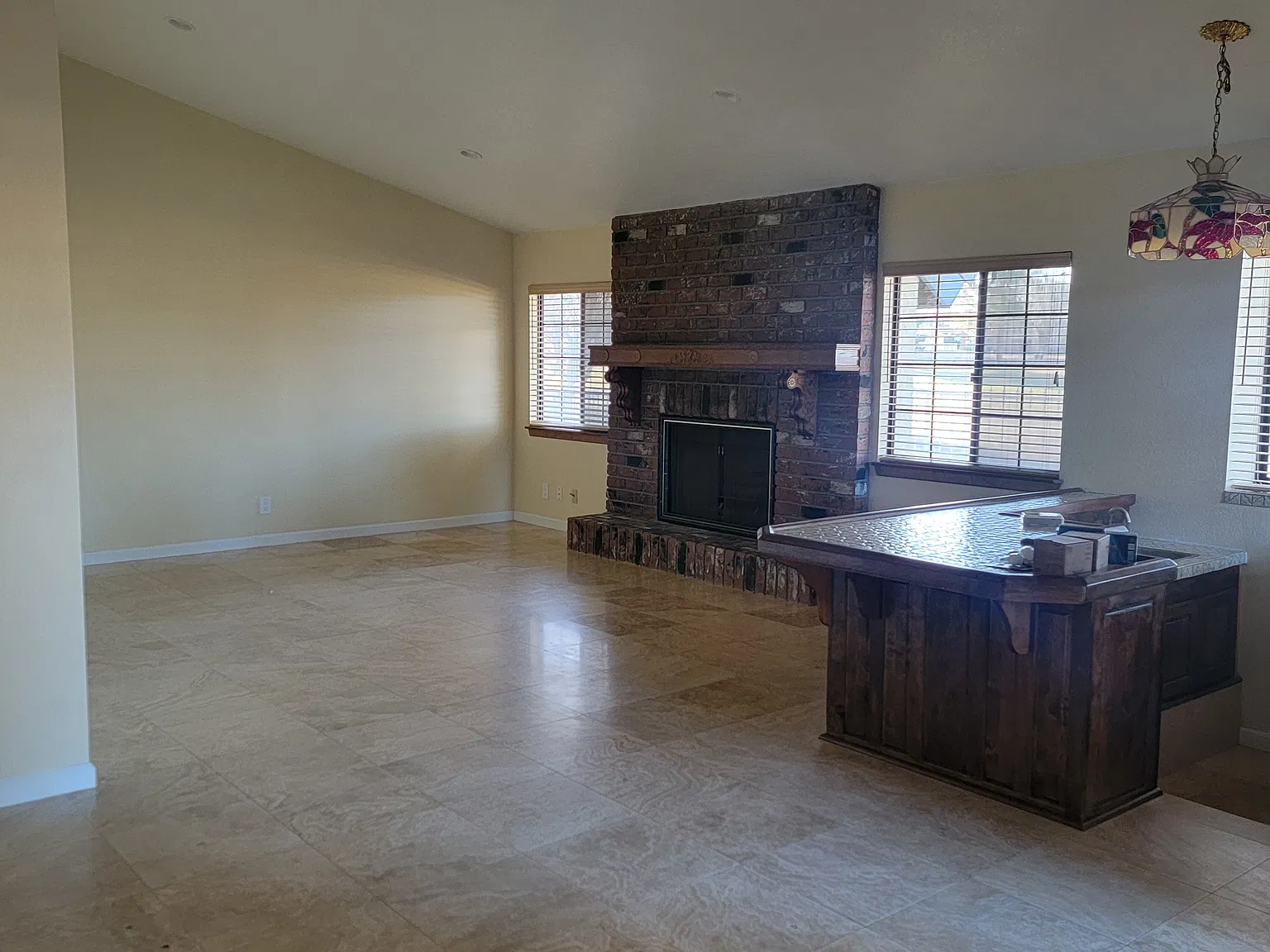 3 bed, 1720 sqft, $2,500 — Photo 4