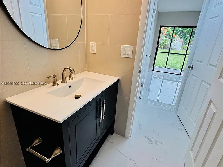 3939 NE 5th Ave #C106 — Photo 11