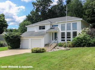 5831 Grand Oaks Dr NE, Comstock Park, MI 49321