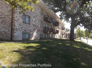 425 N Charles St APT 21, Macomb, IL 61455