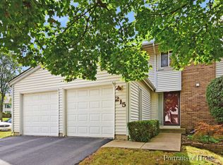 215 Diane Ln #215, Bolingbrook, IL 60440