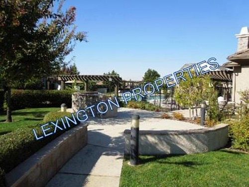4th image of 31 Villa Gardens Ct