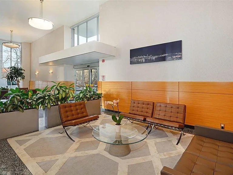 6040 Kennedy Blvd E #8 — Photo 8