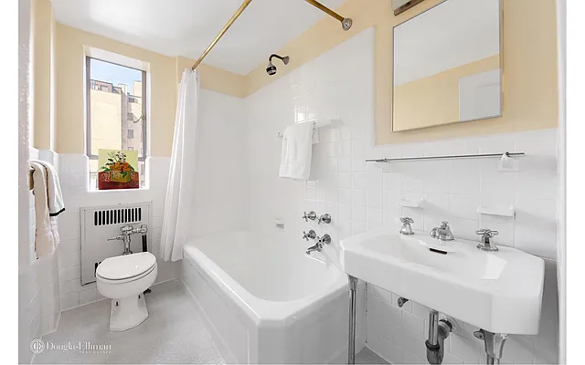 Sold by Douglas Elliman | media 20