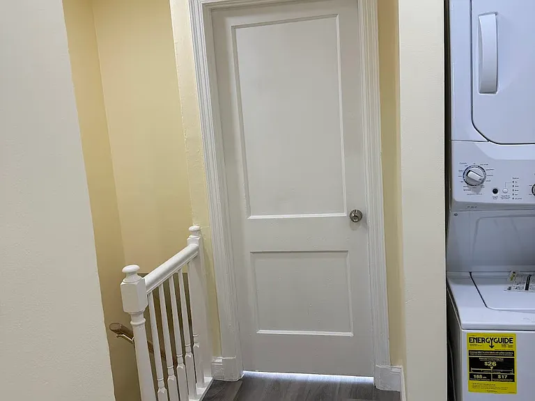 1820 C St NE #2 — Photo 5