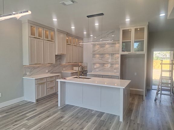 3rd image of 2323 Wilhurt Ave